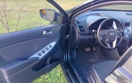 Hyundai Solaris II рестайлинг, 2014 год, 800 000 рублей, 7 фотография