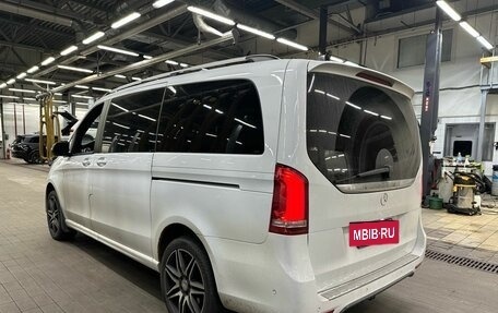 Mercedes-Benz V-Класс, 2018 год, 3 199 000 рублей, 4 фотография