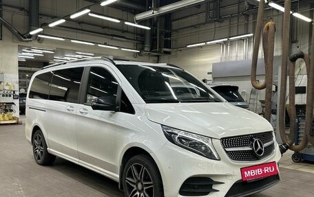 Mercedes-Benz V-Класс, 2018 год, 3 199 000 рублей, 2 фотография