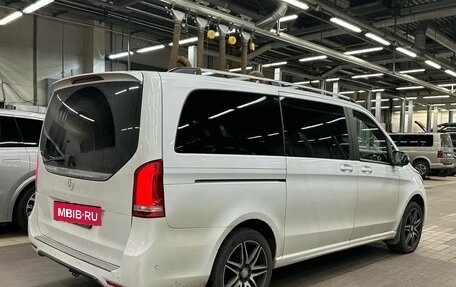 Mercedes-Benz V-Класс, 2018 год, 3 199 000 рублей, 3 фотография