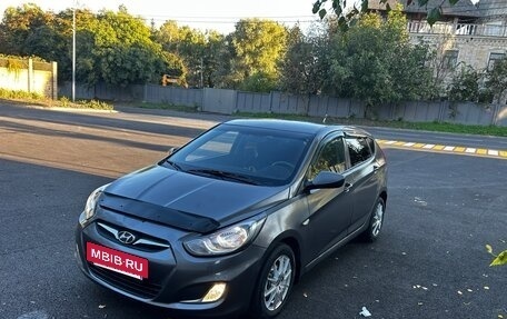 Hyundai Solaris II рестайлинг, 2013 год, 500 000 рублей, 4 фотография