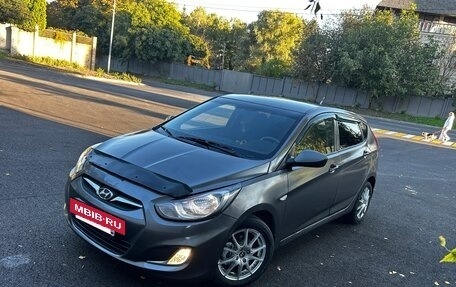 Hyundai Solaris II рестайлинг, 2013 год, 500 000 рублей, 2 фотография