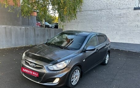 Hyundai Solaris II рестайлинг, 2013 год, 500 000 рублей, 5 фотография