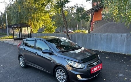 Hyundai Solaris II рестайлинг, 2013 год, 500 000 рублей, 3 фотография