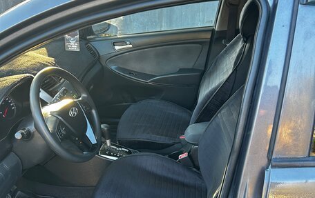 Hyundai Solaris II рестайлинг, 2013 год, 500 000 рублей, 16 фотография