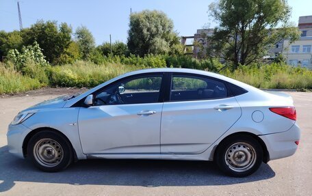 Hyundai Solaris II рестайлинг, 2012 год, 400 000 рублей, 4 фотография