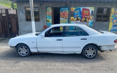 Mercedes-Benz E-Класс, 1999 год, 199 999 рублей, 4 фотография