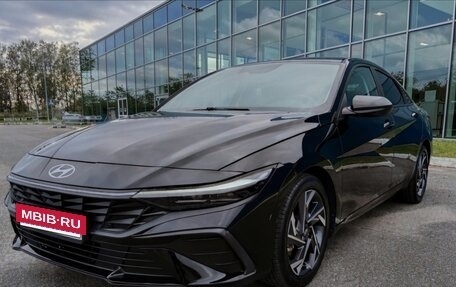 Hyundai Elantra, 2023 год, 2 200 000 рублей, 2 фотография