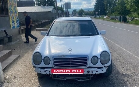 Mercedes-Benz E-Класс, 1999 год, 199 999 рублей, 3 фотография
