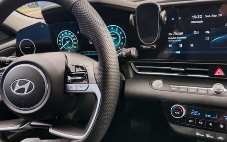 Hyundai Elantra, 2023 год, 2 200 000 рублей, 13 фотография