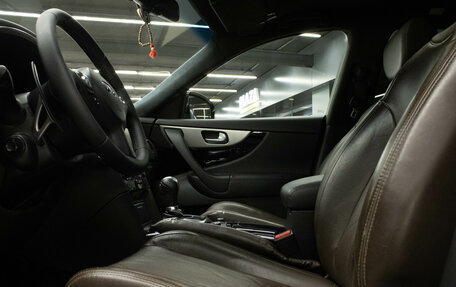 Infiniti QX70, 2015 год, 3 129 000 рублей, 10 фотография
