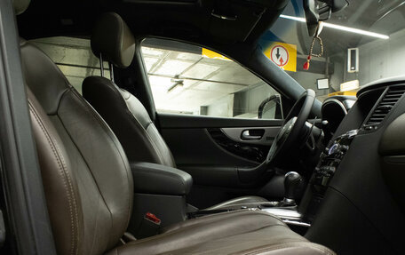 Infiniti QX70, 2015 год, 3 129 000 рублей, 11 фотография