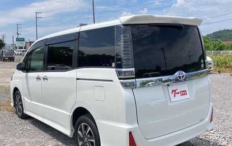 Toyota Voxy III, 2020 год, 1 930 000 рублей, 7 фотография