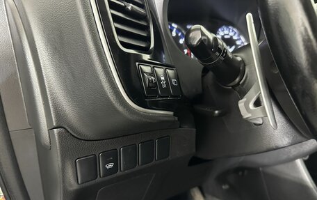 Mitsubishi Outlander III рестайлинг 3, 2015 год, 1 530 000 рублей, 9 фотография