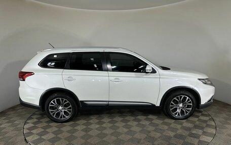Mitsubishi Outlander III рестайлинг 3, 2015 год, 1 530 000 рублей, 4 фотография
