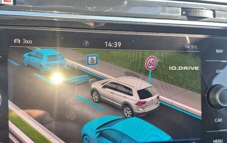 Volkswagen Tiguan II, 2021 год, 2 900 000 рублей, 16 фотография