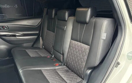 Toyota Harrier, 2020 год, 2 595 000 рублей, 14 фотография
