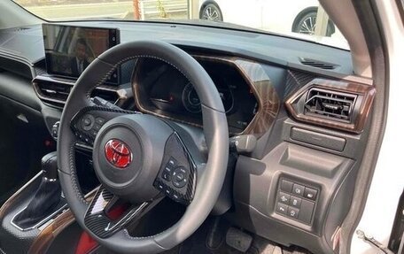 Toyota Raize I, 2023 год, 1 300 004 рублей, 12 фотография