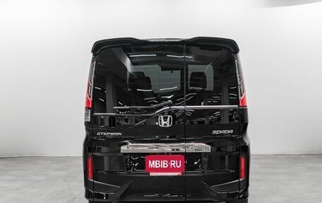Honda Stepwgn IV, 2016 год, 1 900 000 рублей, 5 фотография