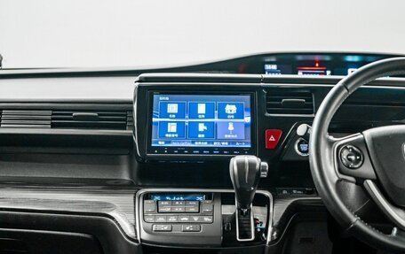 Honda Stepwgn IV, 2016 год, 1 900 000 рублей, 12 фотография