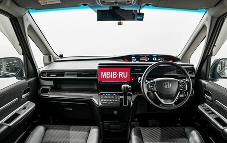 Honda Stepwgn IV, 2016 год, 1 900 000 рублей, 9 фотография