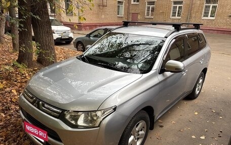 Mitsubishi Outlander III рестайлинг 3, 2013 год, 1 280 000 рублей, 4 фотография