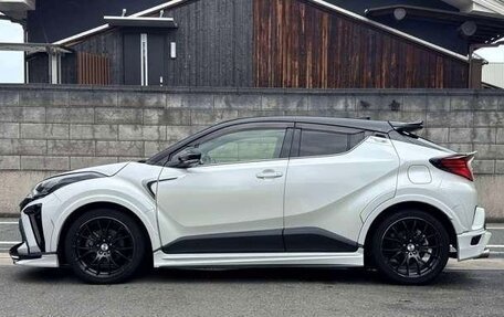 Toyota C-HR I рестайлинг, 2022 год, 1 493 000 рублей, 2 фотография
