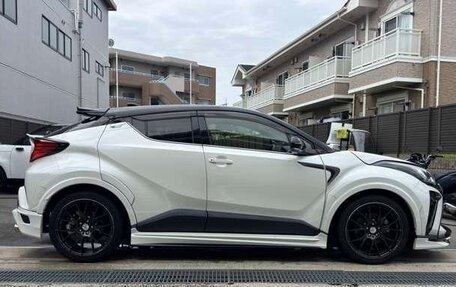 Toyota C-HR I рестайлинг, 2022 год, 1 493 000 рублей, 5 фотография