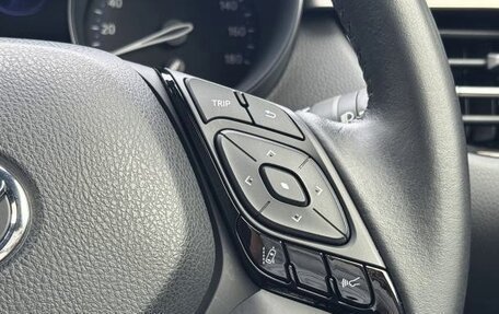 Toyota C-HR I рестайлинг, 2022 год, 1 493 000 рублей, 8 фотография