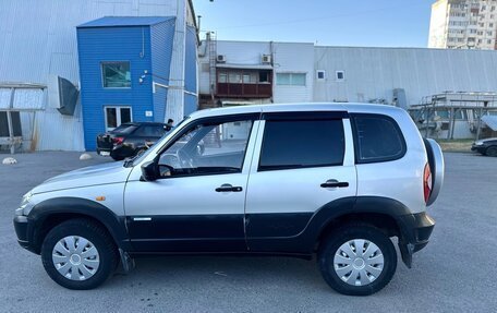 Chevrolet Niva I рестайлинг, 2011 год, 385 000 рублей, 4 фотография