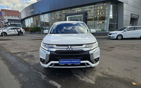 Mitsubishi Outlander III рестайлинг 3, 2022 год, 2 450 000 рублей, 2 фотография