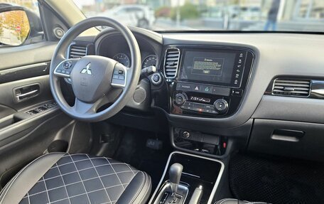 Mitsubishi Outlander III рестайлинг 3, 2022 год, 2 450 000 рублей, 15 фотография