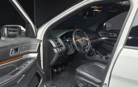 Ford Explorer VI, 2017 год, 5 826 000 рублей, 4 фотография