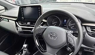 Toyota C-HR I рестайлинг, 2023 год, 1 905 000 рублей, 5 фотография