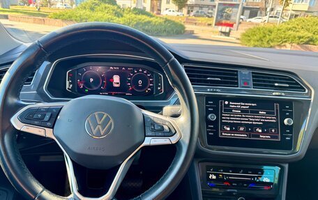 Volkswagen Tiguan II, 2021 год, 3 100 000 рублей, 22 фотография