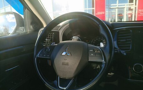 Mitsubishi Outlander III рестайлинг 3, 2016 год, 2 046 000 рублей, 9 фотография