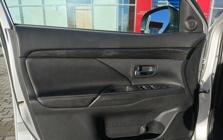 Mitsubishi Outlander III рестайлинг 3, 2016 год, 2 046 000 рублей, 5 фотография