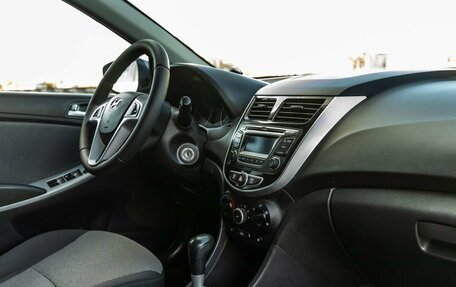 Hyundai Solaris II рестайлинг, 2011 год, 898 000 рублей, 26 фотография