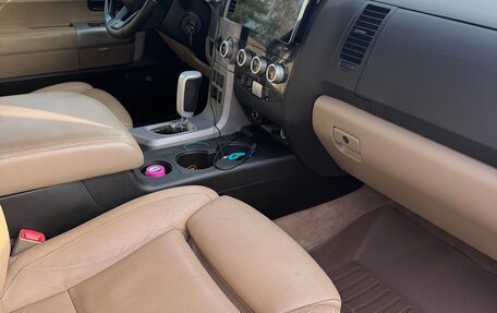 Toyota Sequoia II рестайлинг, 2008 год, 2 550 000 рублей, 7 фотография