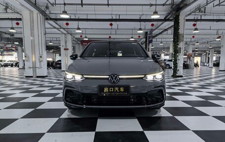 Volkswagen Golf VIII, 2023 год, 1 950 000 рублей, 2 фотография