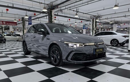 Volkswagen Golf VIII, 2023 год, 1 950 000 рублей, 3 фотография