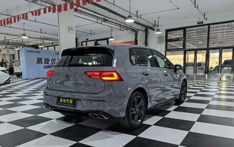Volkswagen Golf VIII, 2023 год, 1 950 000 рублей, 11 фотография