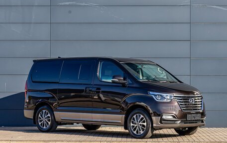 Hyundai Grand Starex Grand Starex I рестайлинг 2, 2018 год, 3 395 000 рублей, 3 фотография