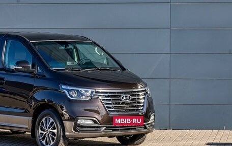 Hyundai Grand Starex Grand Starex I рестайлинг 2, 2018 год, 3 395 000 рублей, 7 фотография