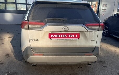 Toyota RAV4, 2019 год, 3 200 000 рублей, 4 фотография