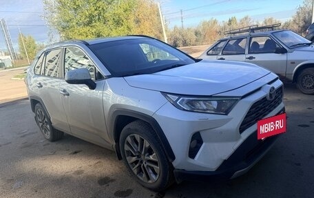Toyota RAV4, 2019 год, 3 200 000 рублей, 3 фотография