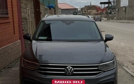 Volkswagen Tiguan II, 2023 год, 3 200 000 рублей, 1 фотография