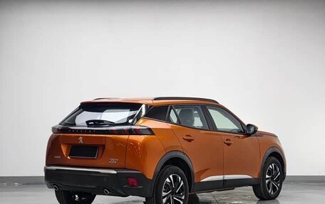 Peugeot 2008 II, 2022 год, 1 350 000 рублей, 4 фотография