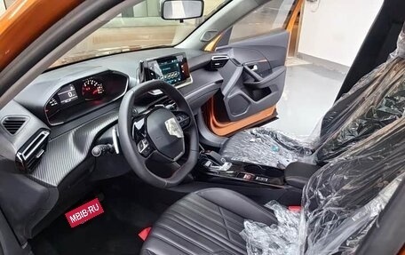 Peugeot 2008 II, 2022 год, 1 350 000 рублей, 9 фотография