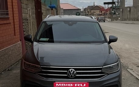 Volkswagen Tiguan II, 2023 год, 3 200 000 рублей, 3 фотография